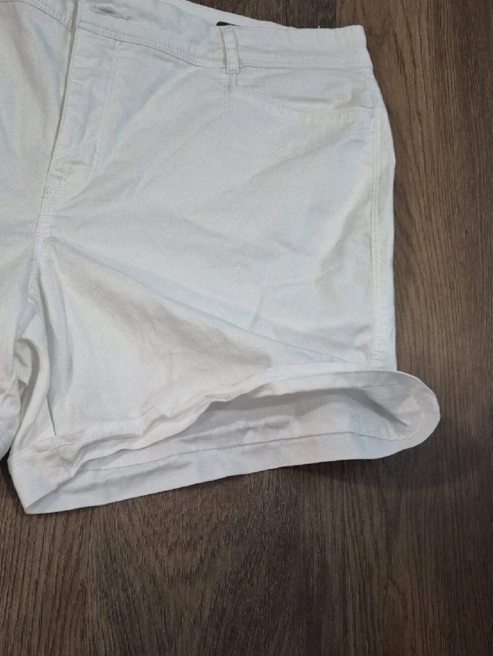 Gloria Vanderbilt White Women's Shorts - Casual Stretch Bermuda